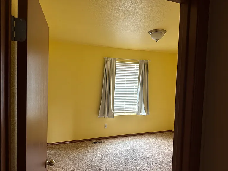 18116 E Knox Ave — Photo 3