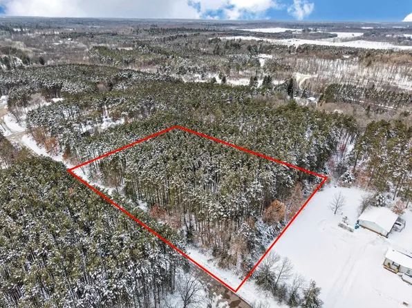 10976 Red Pine Way, Waupaca, WI 54981