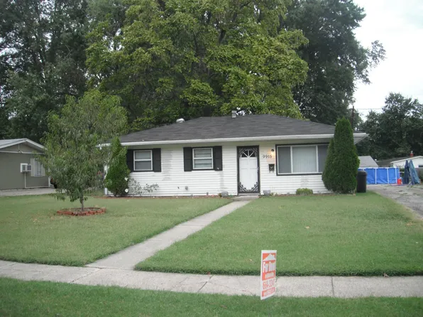 9915 Appollo Ln, Louisville, KY 40272