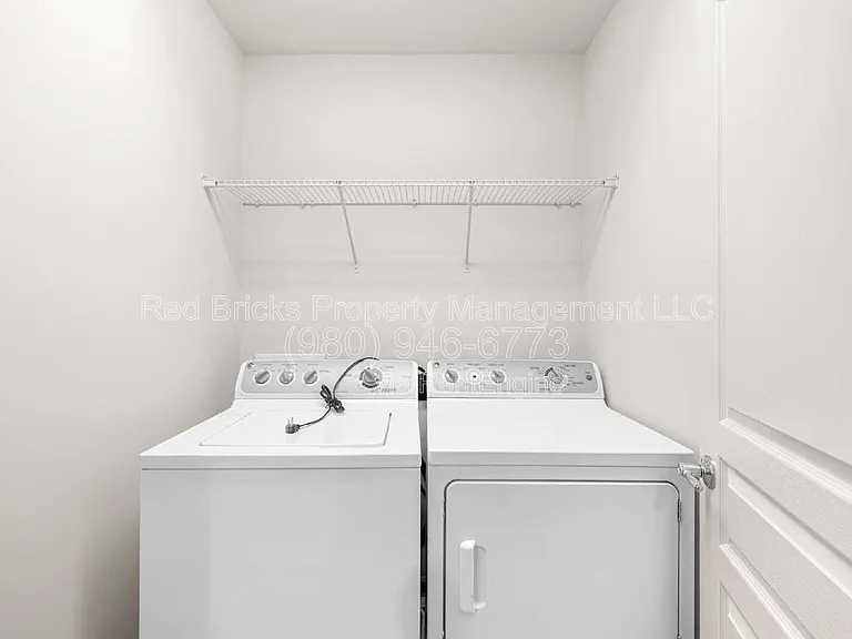 15426 Canmore St — Photo 14