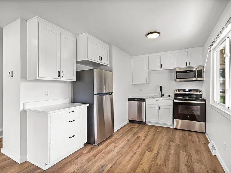 9 Simonson Blvd #4 — Photo 1