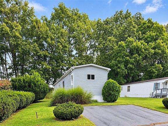 2nd image of 32 Torch Ln