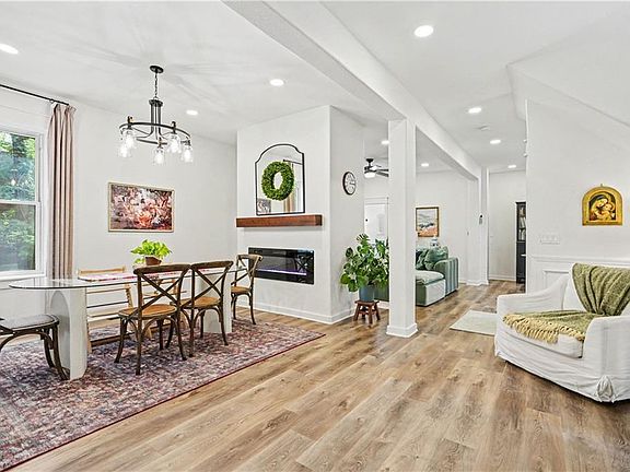 4th image of 3630 Bell St