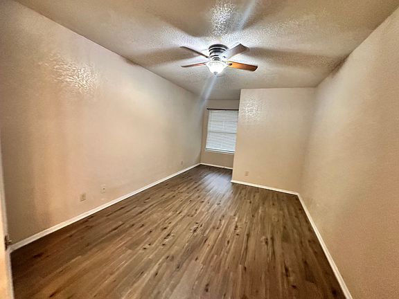 Main bedroom with walkin closet