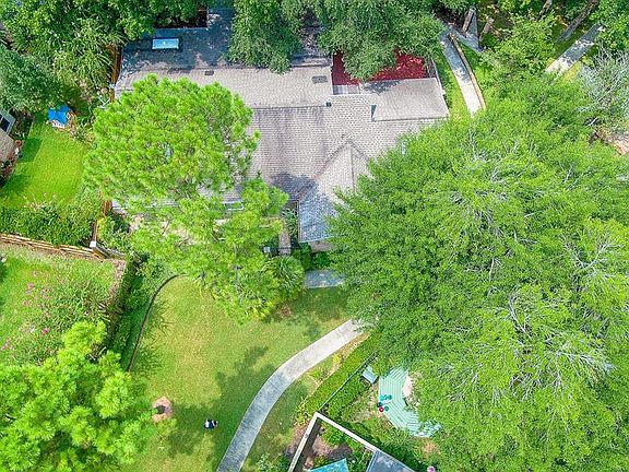4th image of 911 Bayou River Dr
