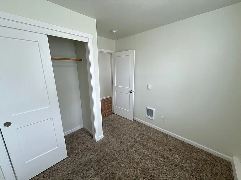 200 Railroad Ave #5 — Photo 11