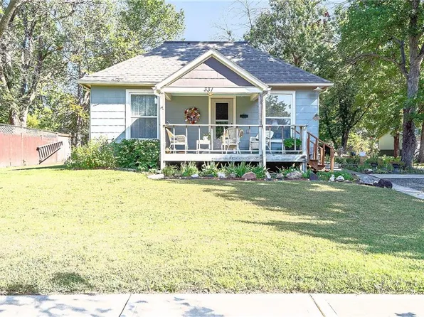 331 W 4th St, Wellsville, KS 66092