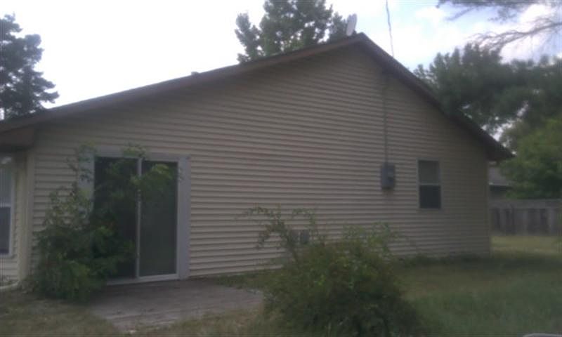 2nd image of 606 7th St N