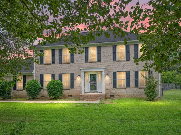 3912 Kildaire Farm Rd, Apex, NC 27539