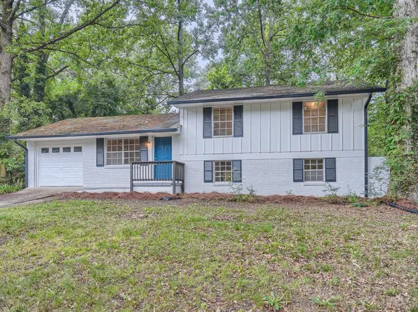 562 Roxbury Dr, Riverdale, GA 30274