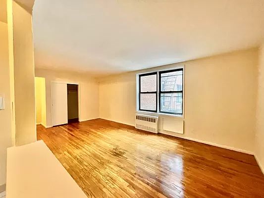 1st image of 1815 E 17th St #22