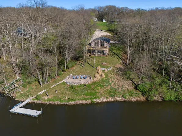 225 N Shore Pl, Dahinda, IL 61428