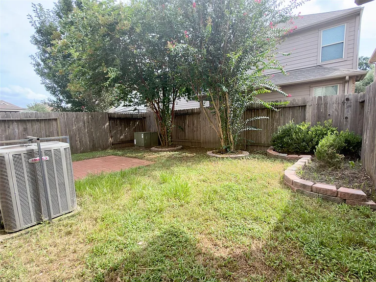 17035 Amarose Dr — Photo 31