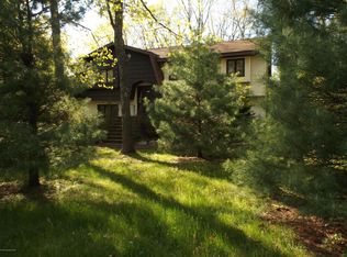 126 Mikes Rd, Bartonsville, PA 18321