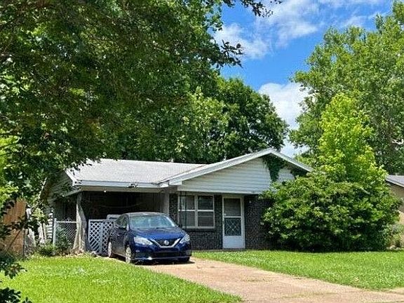3rd image of 1403 Elsa Jane St