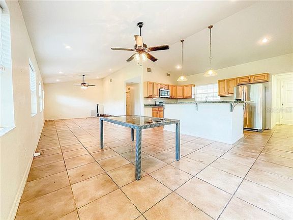5th image of 1231 Buena Dr