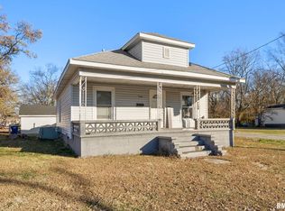 716 W Poplar St, Harrisburg, IL 62946