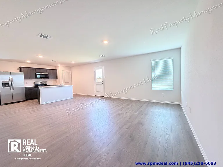 1137 Southfield Dr — Photo 3