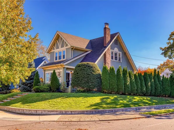 107 Nottingham Road, Malverne, NY 11565