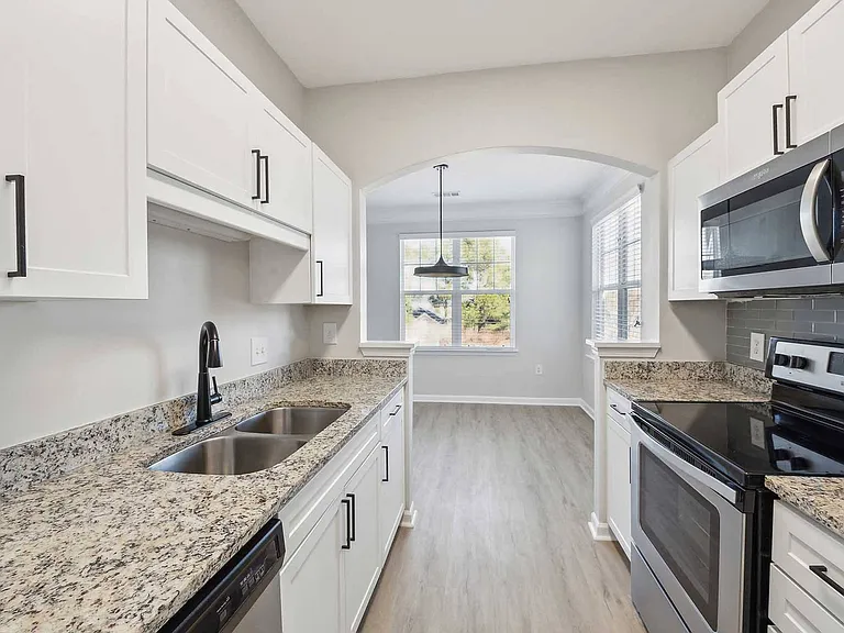 The Reserve at Meadowmont Apartments and Townhomes — Photo 26