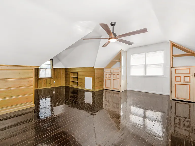 18214 Lewis Dr — Photo 24