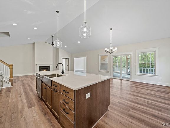 5th image of 4925 Hundley Pl