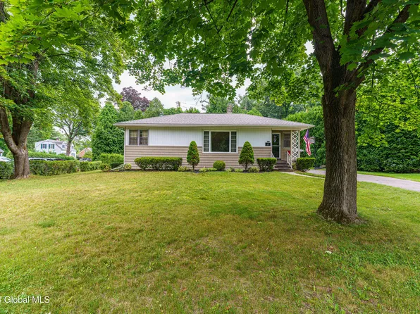 27 Bender Lane, Delmar, NY 12054