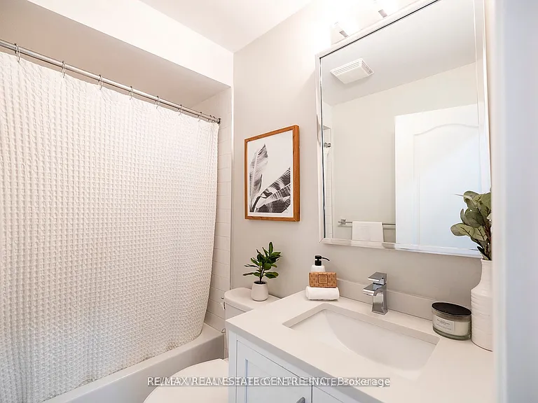 36 Padfield Dr — Photo 17