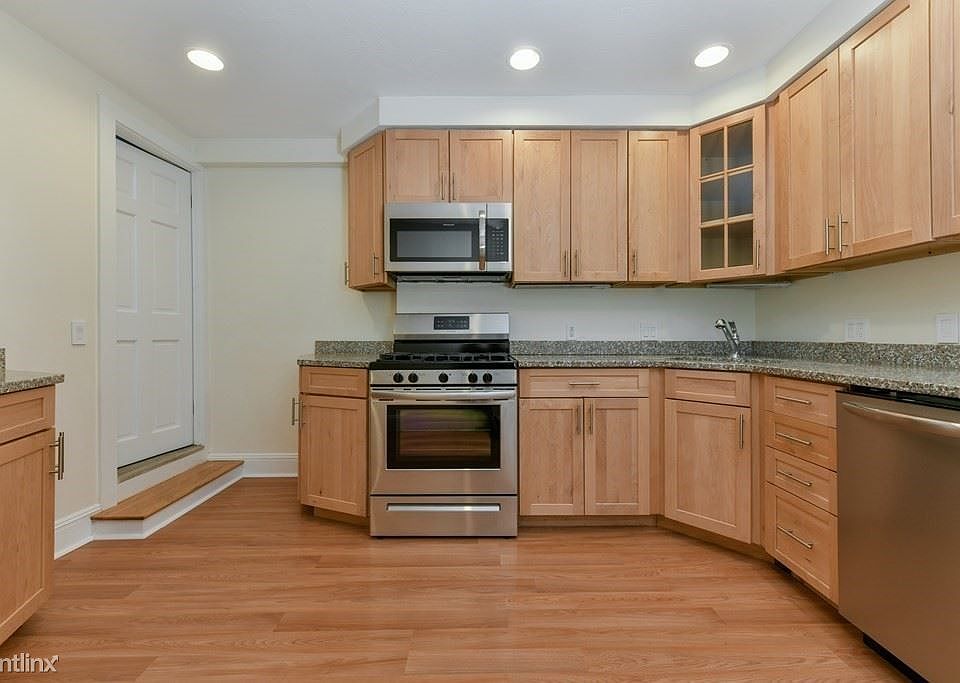 458 E 7th #1 Boston (South Boston) Unit Photo 3