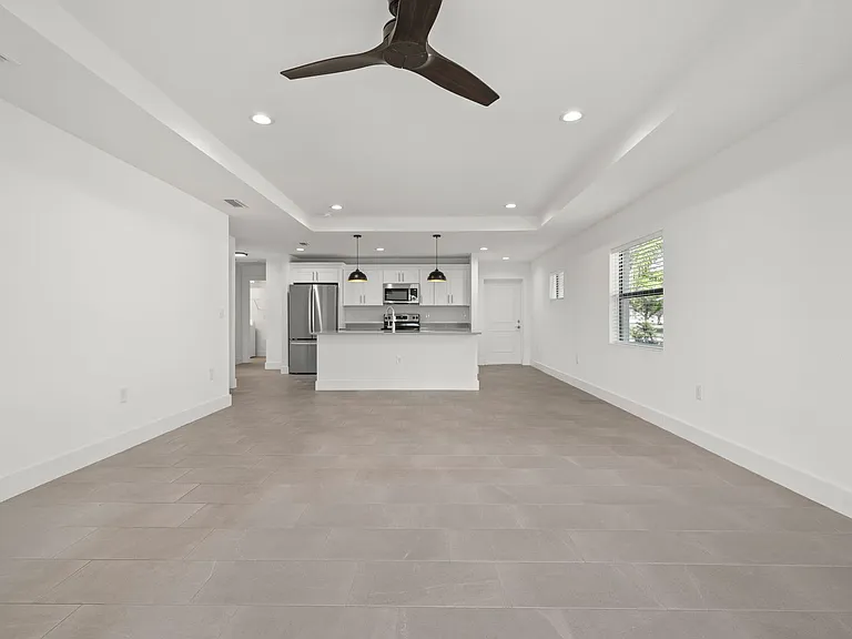 1392 San Cristobal Ave — Photo 10