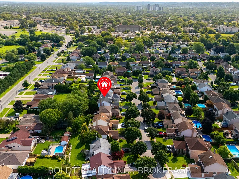 64 Carmine Cres — Photo 44