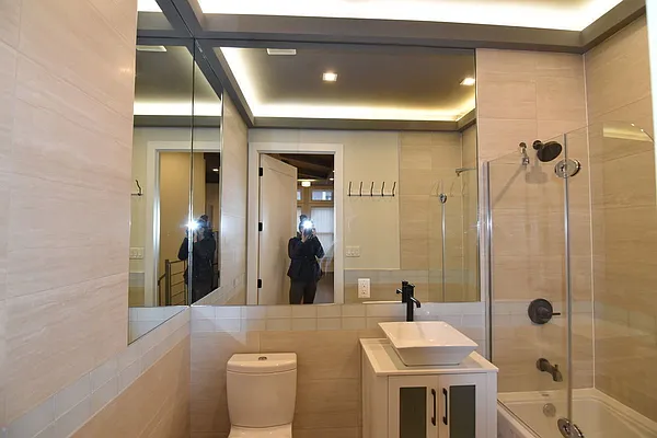 Rented by Tapiro Realty | media 18