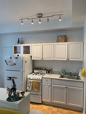 Rented by BuySell Real Estate Inc | media 14