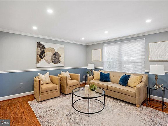 4th image of 8460 Rippled Creek Ct