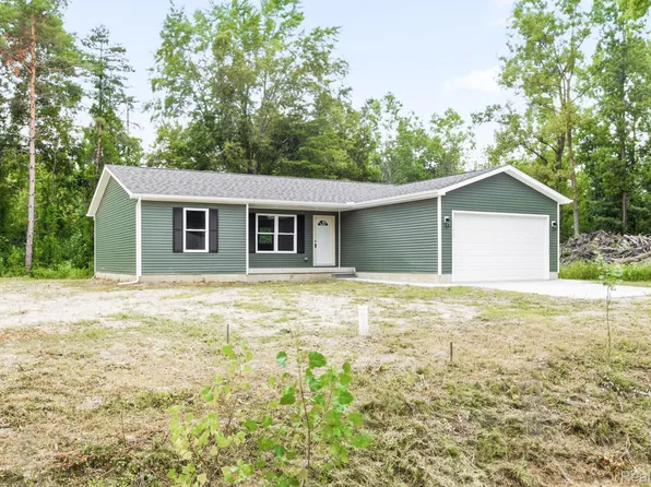 1047 39th St, Pt Huron, MI 48060
