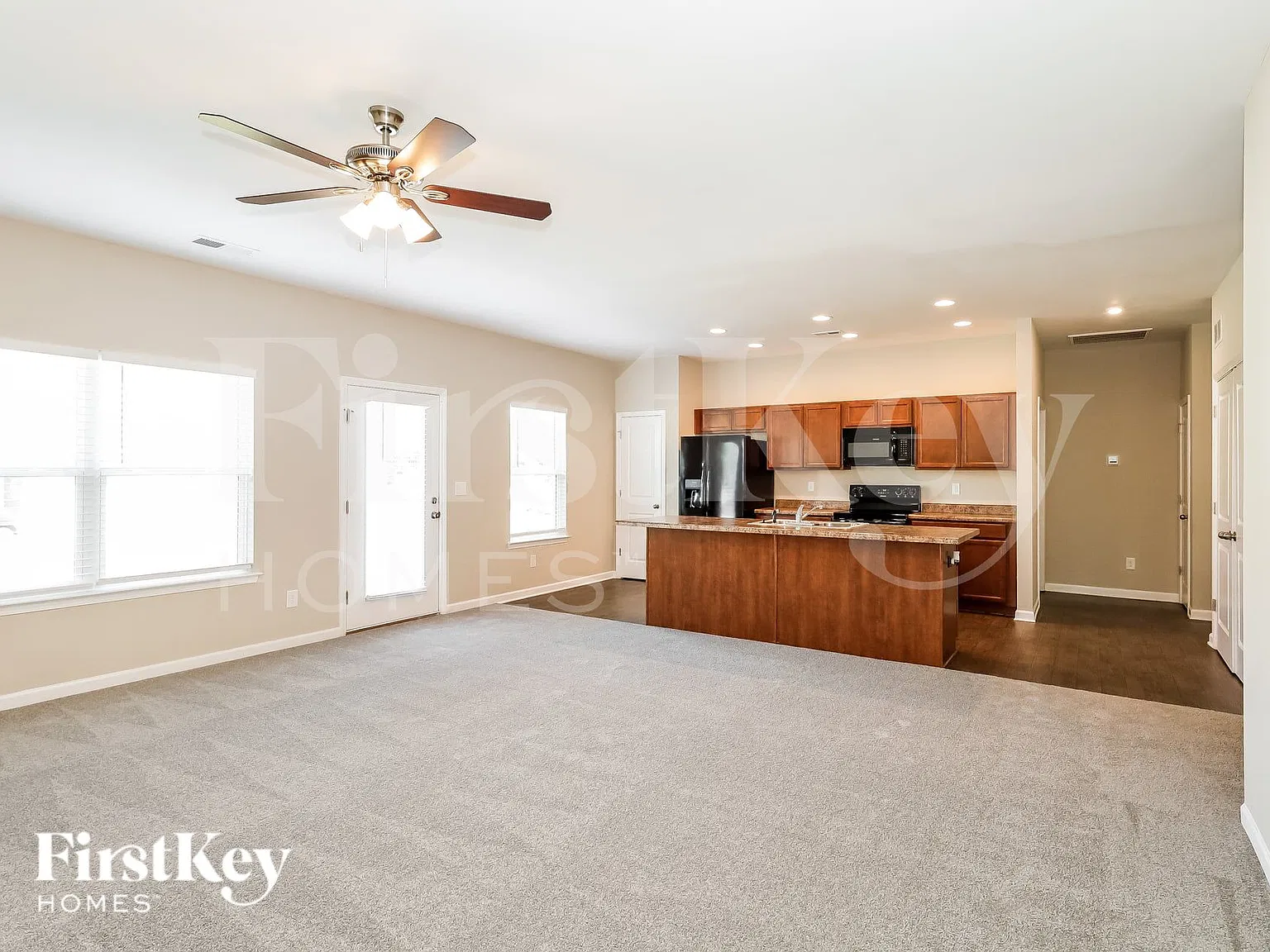 3 bed, 2.0 bath, 1448 sqft, $2,330 — Photo 3