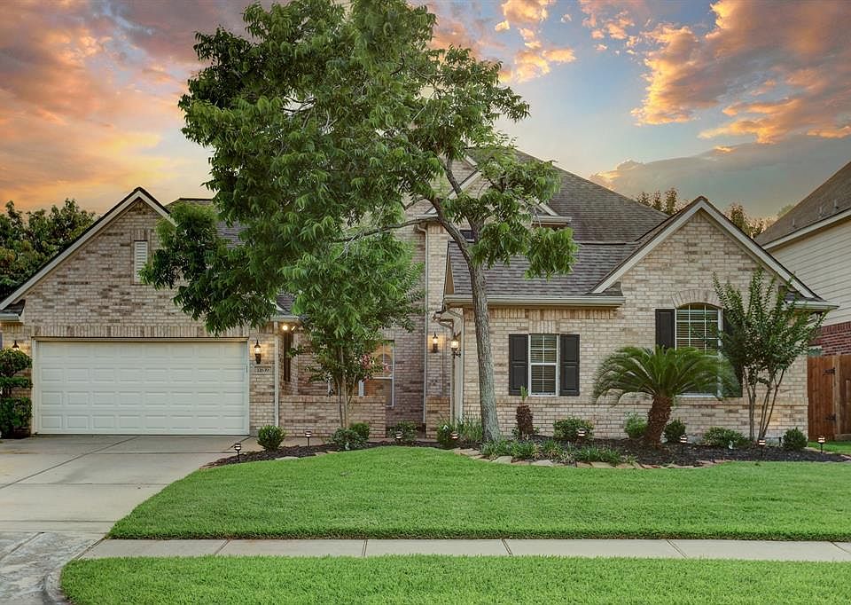 Look at that curb appeal!