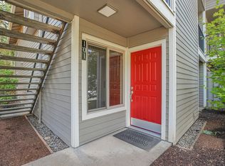 86 Kingsgate Rd UNIT F101, Lake Oswego, OR 97035