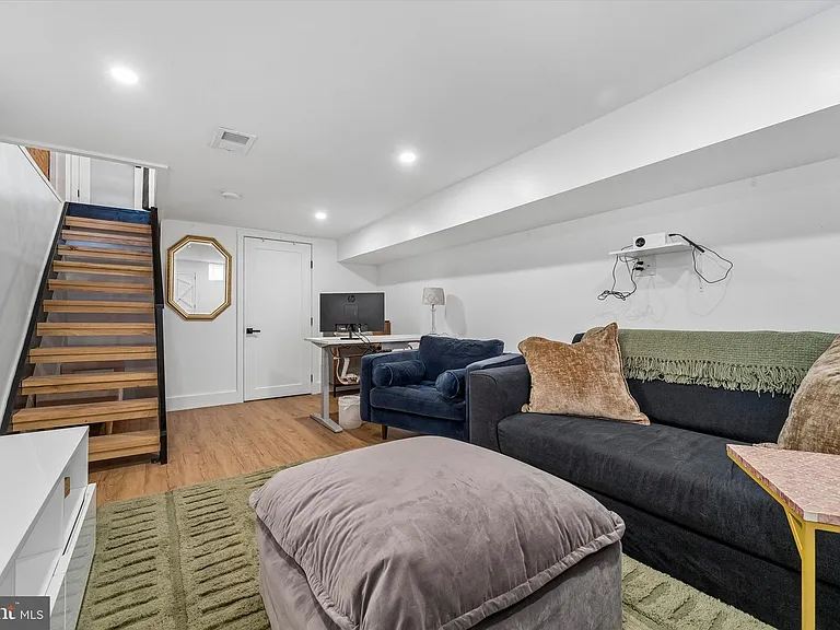 2565 Tulip St — Photo 15