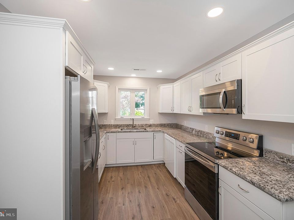 pucpuff✕4 6086 Kingfisher Ct, Bremerton, WA 98312 | Redfin