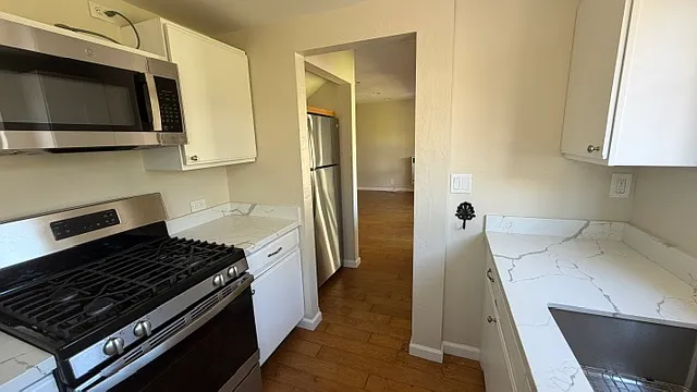 810 Gravilla Dr #B — Photo 4