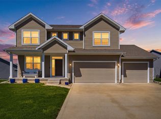 80 Mallard Pointe Dr NW, Bondurant, IA 50035