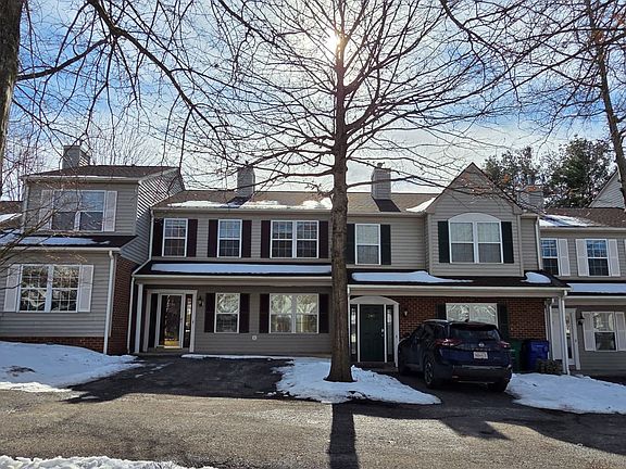 4th image of 330 Silver Leaf Dr