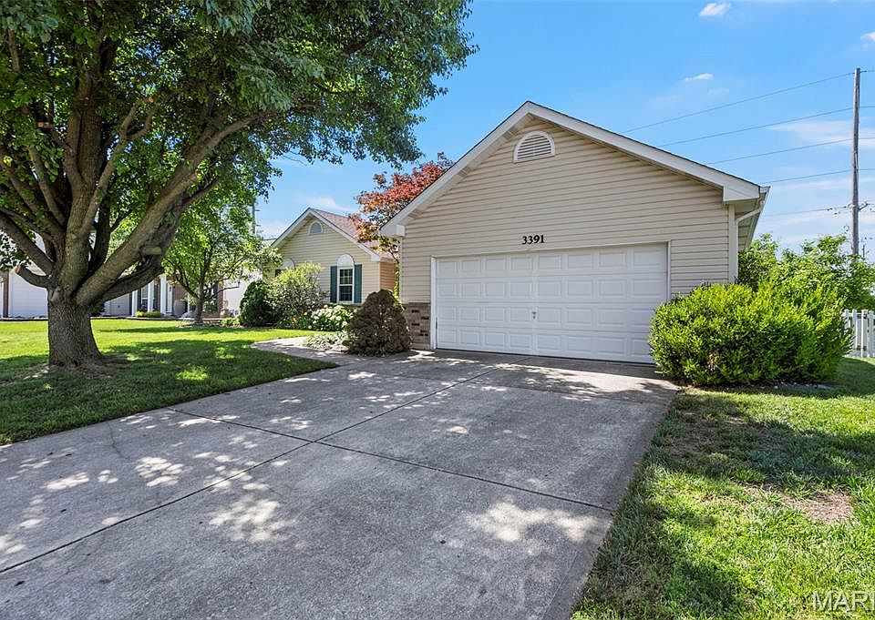 3391 Carriage Xing, Saint Charles, MO 63301 | Zillow