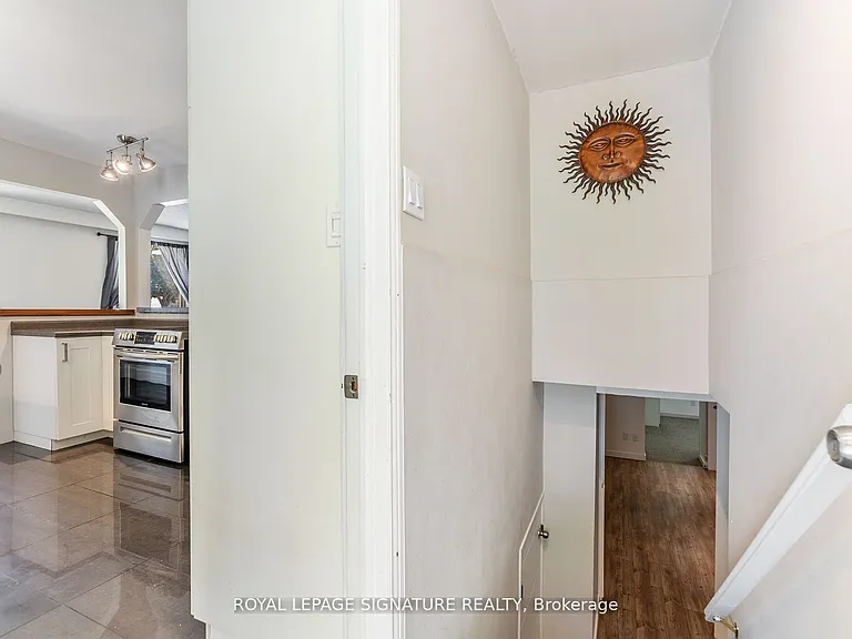 4 Patricia Ave #UPPER — Photo 37