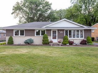 8566 W 73rd Pl, Justice, IL 60458