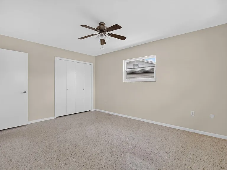 705 Thunderbird Ave — Photo 17