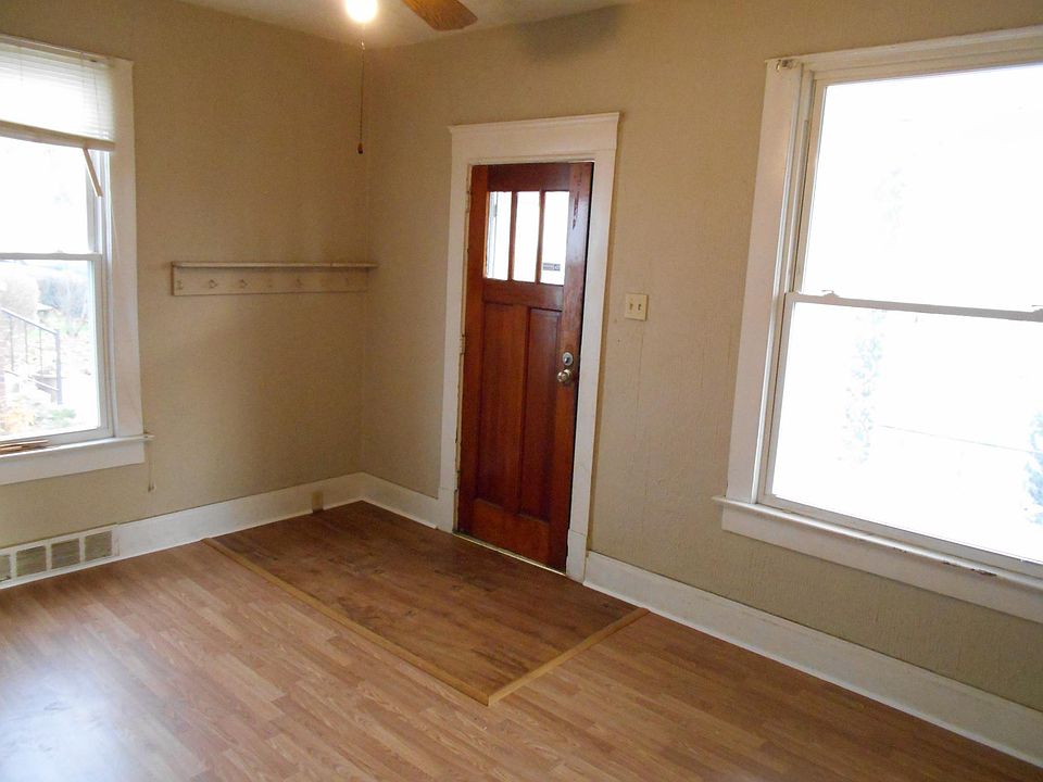 2nd image of 1606 Morris St