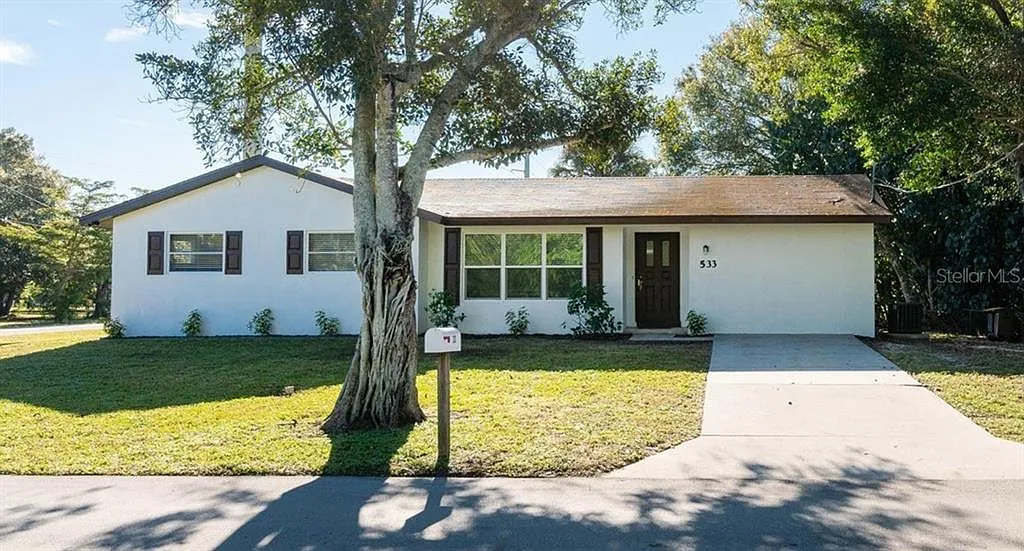 4 bed, 2.0 bath, 1457 sqft, $1,850 — Photo 1