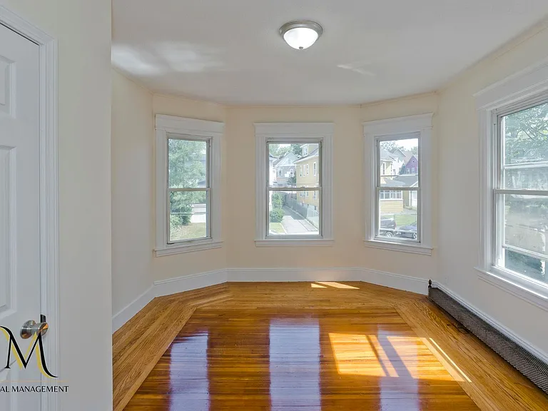 20 Sachem St — Photo 5
